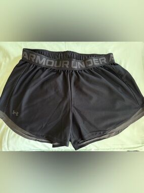Under Armour Black Women's Athletic Shorts with Branded Waistband